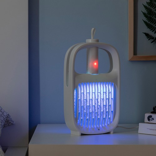 Elektrische vliegenlamp en vliegenmepper in één